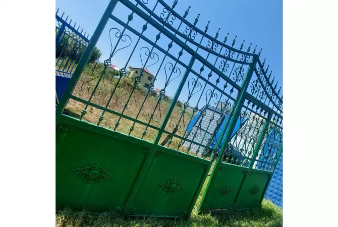 Different articles a Durazzo - 36,000 Leke