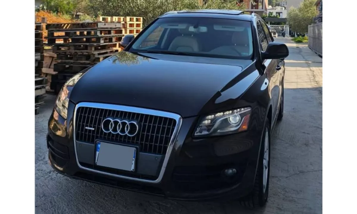 Auto in Vendita a Tirana, Audi, 2011 Benzine,Kambio Automatik Pagamento 7,400  Euro.
