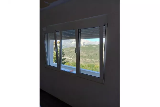 Construction and Restructurings a Tirana - 1,000 Leke