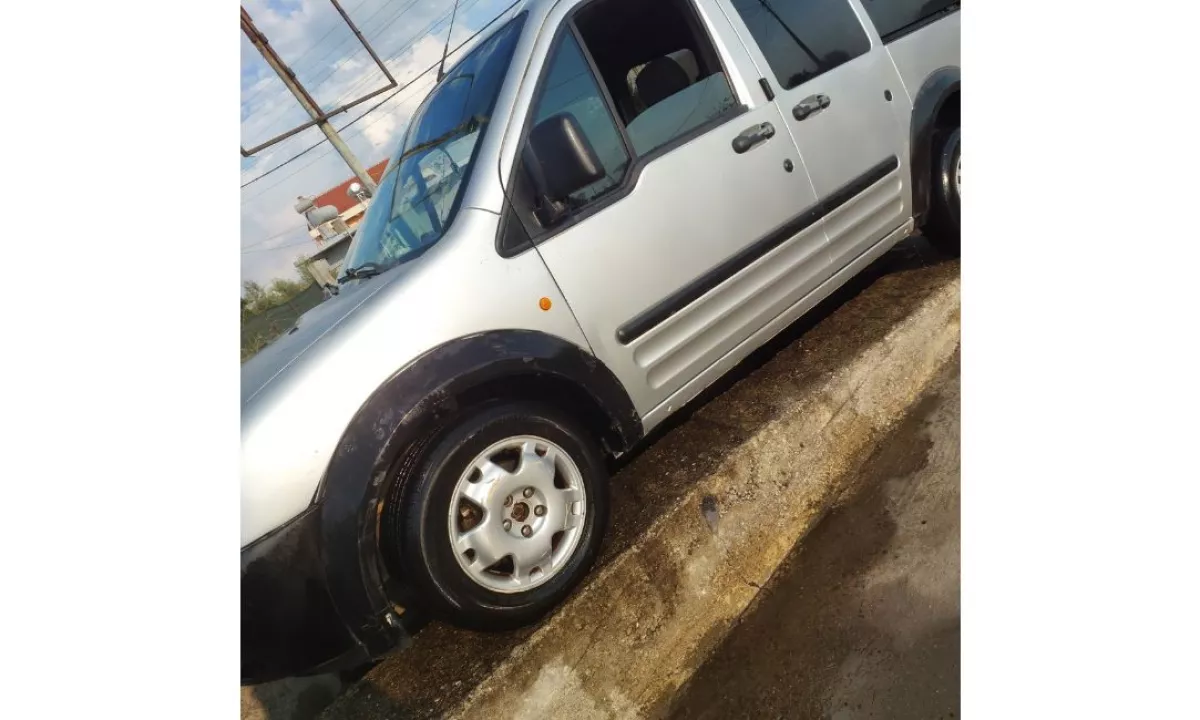 Auto in Vendita a Tirana, Ford, 2005 Diesel,Kambio Automatik Pagamento 3,000  Euro.