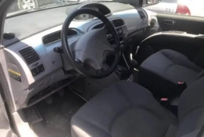 Auto in Vendita a Tirana - 2,000 Euro