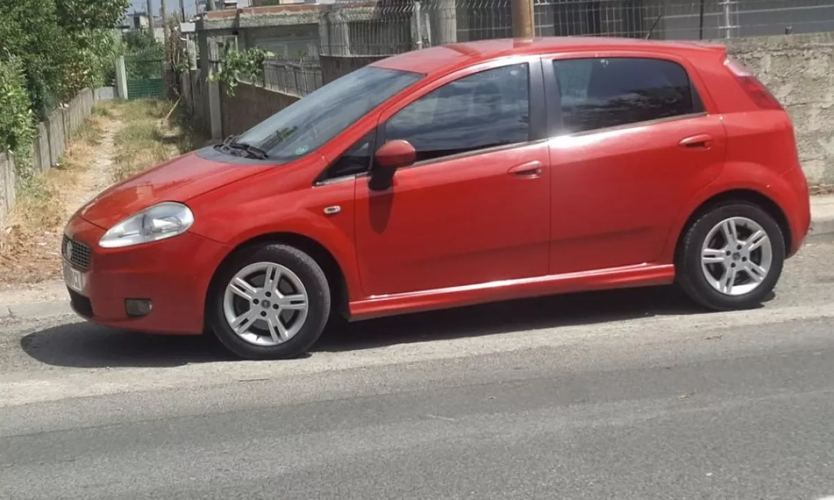 Auto in Vendita a Tirana, Fiat, 2007 Diesel,Kambio Automatik Pagamento 2,400  Euro.