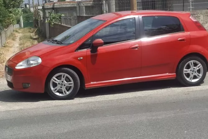 Auto in Vendita a Tirana - 2,400 Euro