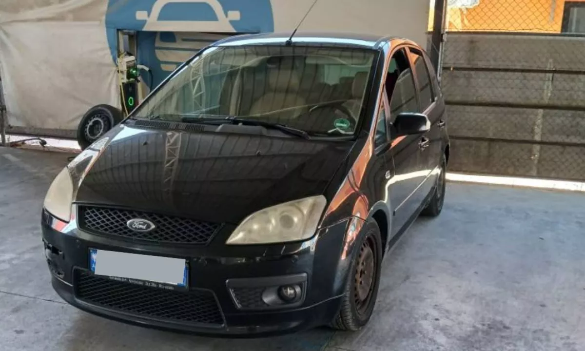 Auto in Vendita a Tirana, Ford, 2006 Diesel,Kambio Manual Pagamento 2,900  Euro.