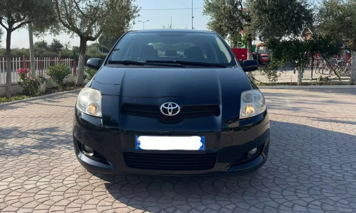 Auto in Vendita a Tirana, Toyota, 2007 gasoline-gas,Kambio Manual Pagamento 5,000  Euro.