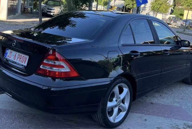 Auto in Vendita a Tirana - 3,900 Euro