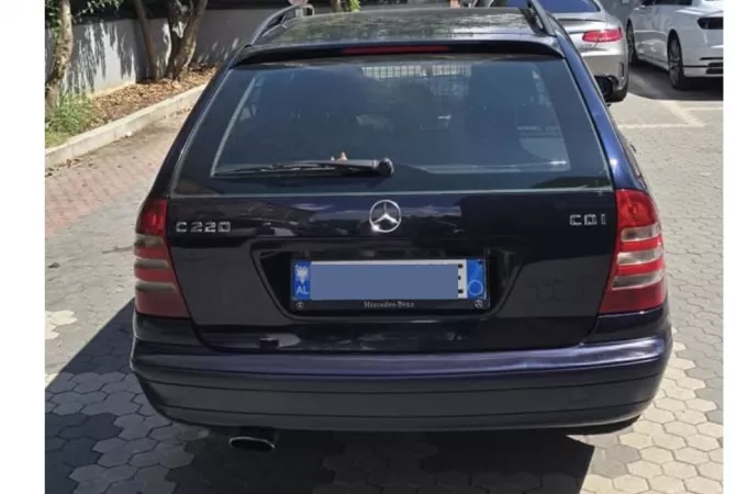 Auto in Vendita a Tirana - 3,500 Euro