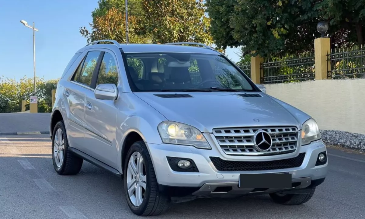 Auto in Vendita a Tirana, Mercedes-Benz, 2010 Diesel,Kambio Automatik Pagamento 7,000  Euro.