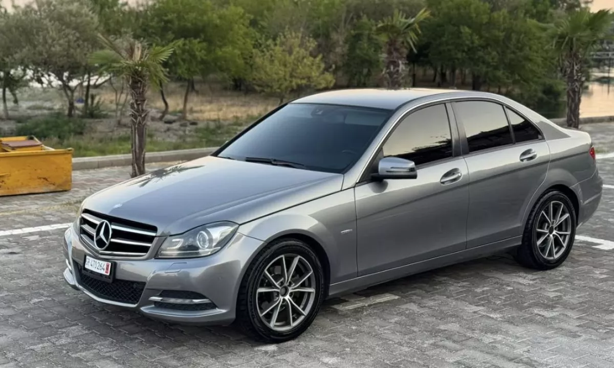 Auto in Vendita a Tirana, Mercedes-Benz, 2012 Diesel,Kambio Automatik Pagamento 10,500  Euro.