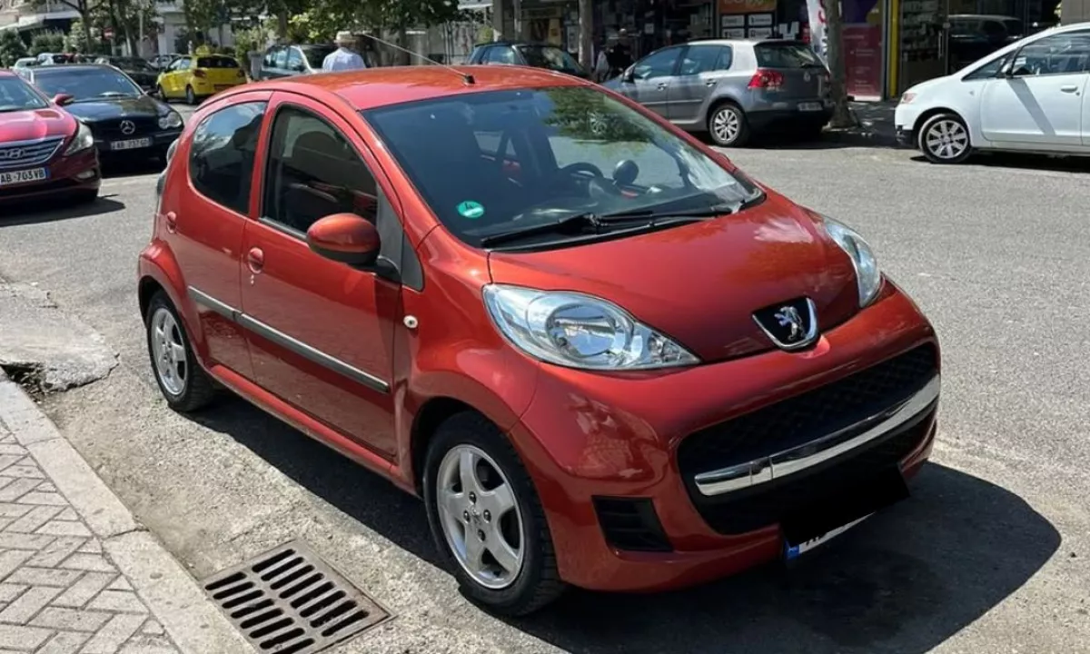 Auto in Vendita a Tirana, Peugeot, 2009 gasoline-gas,Kambio Manual Pagamento 3,300  Euro.