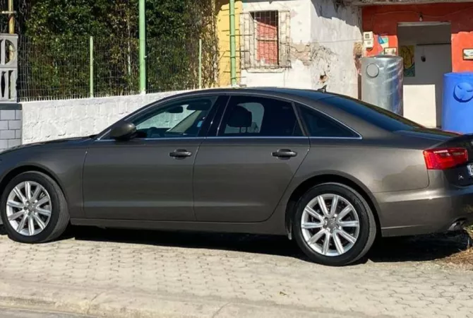 Auto in Vendita a Tirana - 8,000 Euro