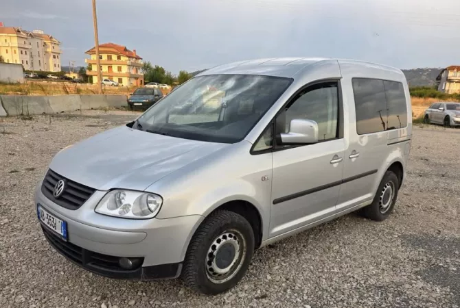 Auto in Vendita a Tirana - 5,500 Euro