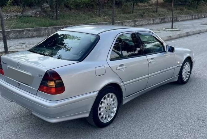 Auto in Vendita a Tirana - 2,500 Euro