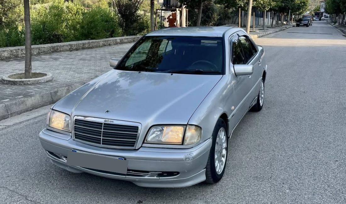 Auto in Vendita a Tirana, Mercedes-Benz, 2000 Diesel,Kambio Manual Pagamento 2,500  Euro.