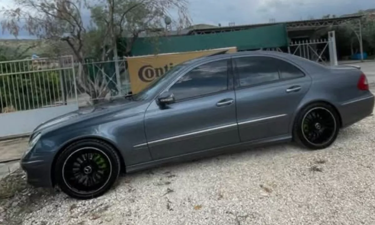 Auto in Vendita a Berat, Mercedes-Benz, 2009 gasoline-gas,Kambio Automatik Pagamento 6,999  Euro.