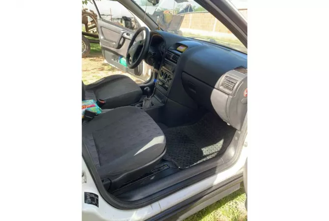 Auto in Vendita a Pristina - 2,350 Euro