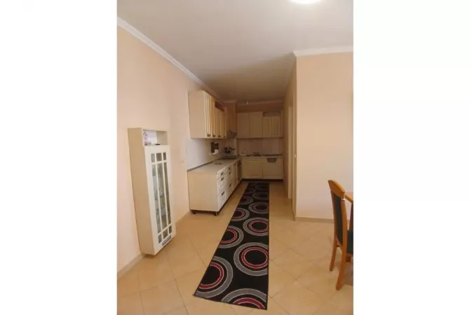 Shtepi ne shitje Apartament ne Tirane, 1+1, Mobilimi E mobiluar, Pagesa 106,000  Euro.