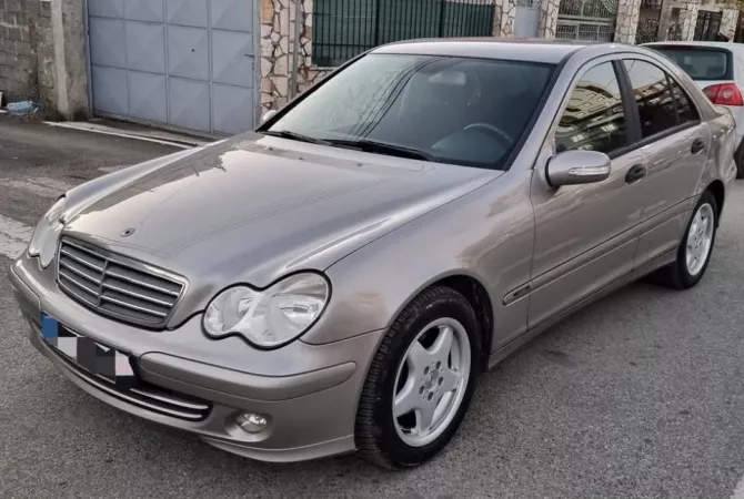 Auto in Vendita a Tirana - 4,800 Euro