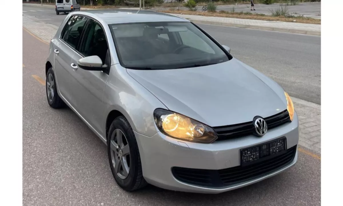 Auto in Vendita a Valona, Volkswagen, 2010 Diesel,Kambio Manual Pagamento 4,900  Euro.