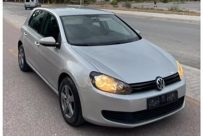 Auto in Vendita a Valona - 4,900 Euro