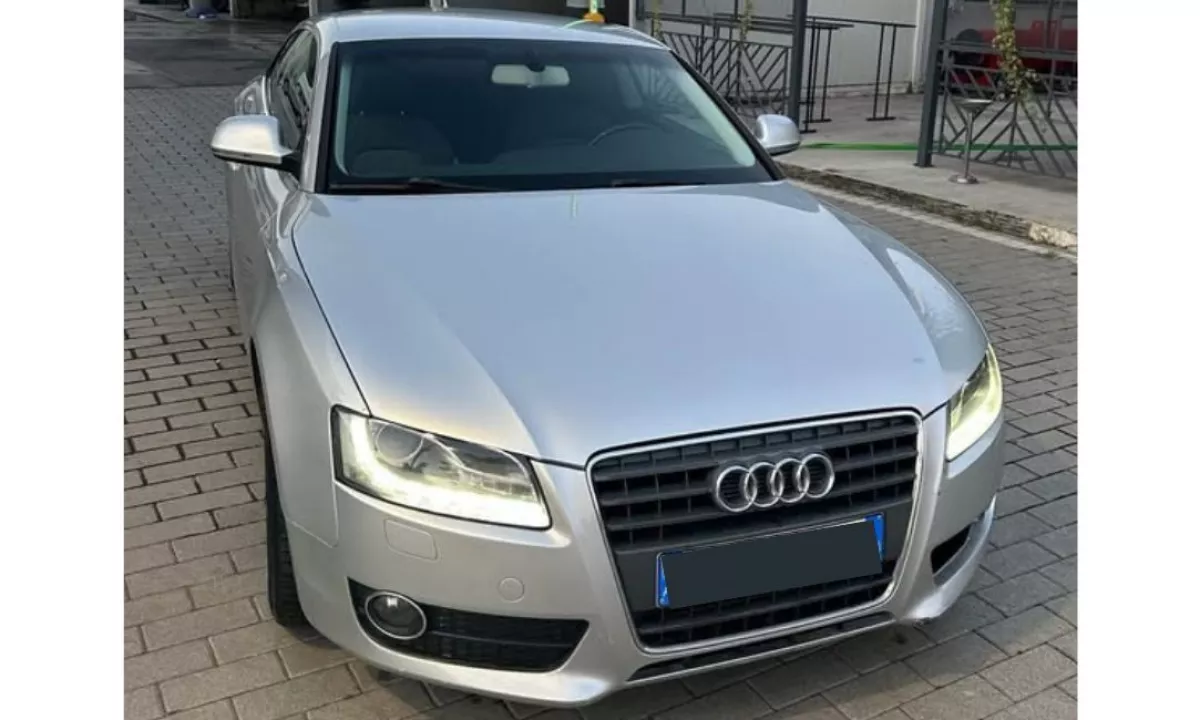 Auto in Vendita a Tirana, Audi, 2011 Diesel,Kambio Automatik Pagamento 5,800  Euro.