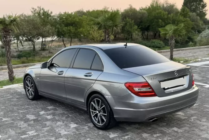 Auto in Vendita a Tirana - 10,500 Euro