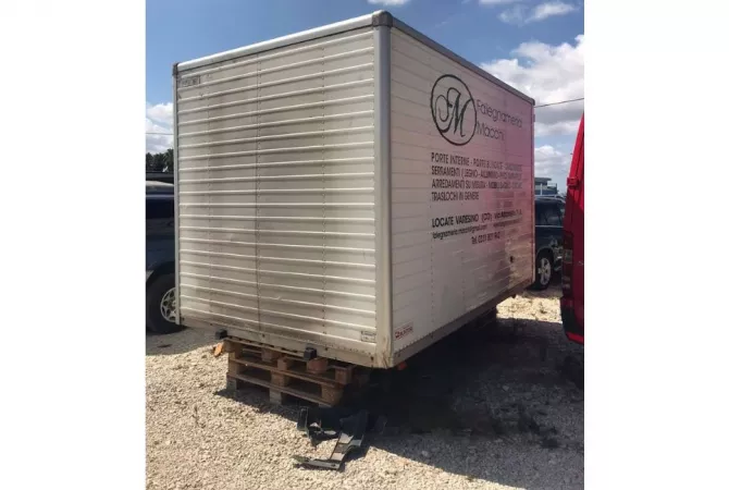 Different articles a Lushnja - 1,000 Euro