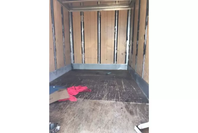 Different articles a Lushnja - 1,000 Euro