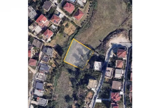 📍 Ofrohet Tokë 1200 m² në Sauk 