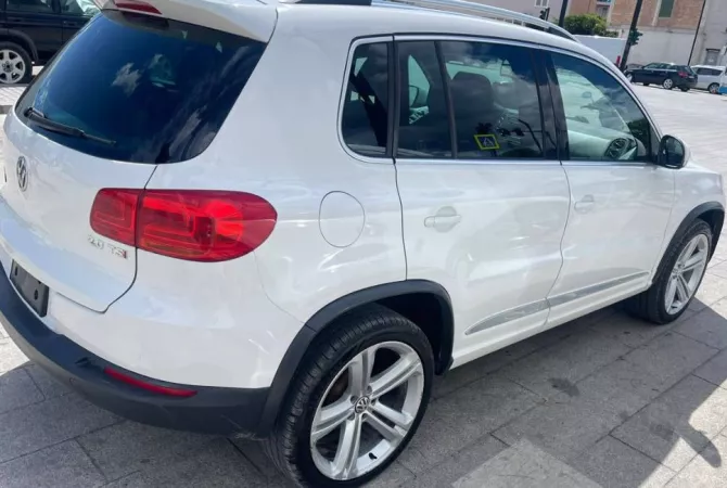 Auto in Vendita a Tirana - 8,000 Euro