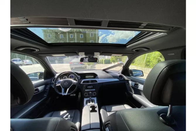 Auto in Vendita a Tirana - 8,900 Euro