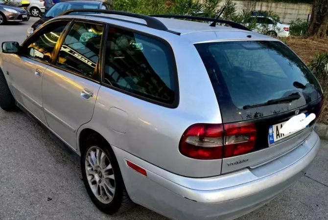 Auto in Vendita a Tirana - 1,300 Euro