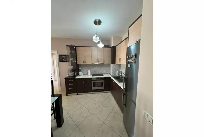 Shtepi me qera Apartament ne Tirane, 2+1, Mobilimi E mobiluar, Pagesa 40,000  Leke.