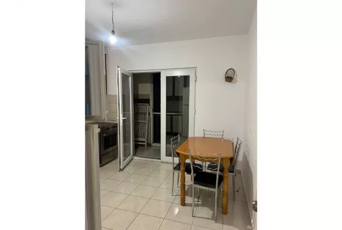 Shtepi me qera Apartament ne Tirane, 2+1, Mobilimi E mobiluar, Pagesa 60,000  Leke.