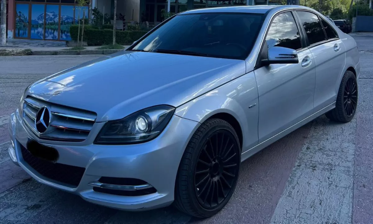 Auto in Vendita a Tirana, Mercedes-Benz, 2011 Diesel,Kambio Automatik Pagamento 7,800  Euro.