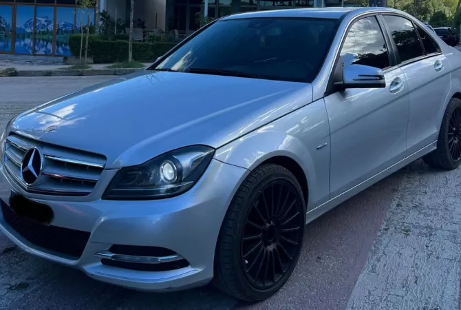 Auto in Vendita a Tirana - 7,800 Euro