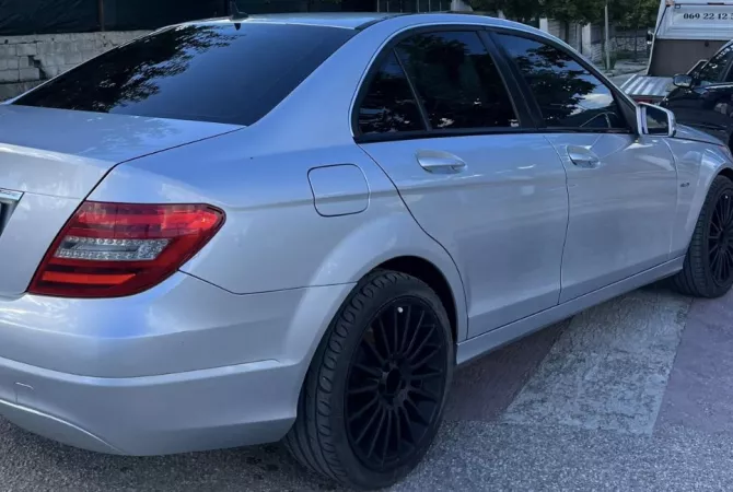 Auto in Vendita a Tirana - 7,800 Euro