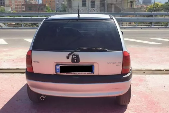 Auto in Vendita a Tirana - 1,800 Euro