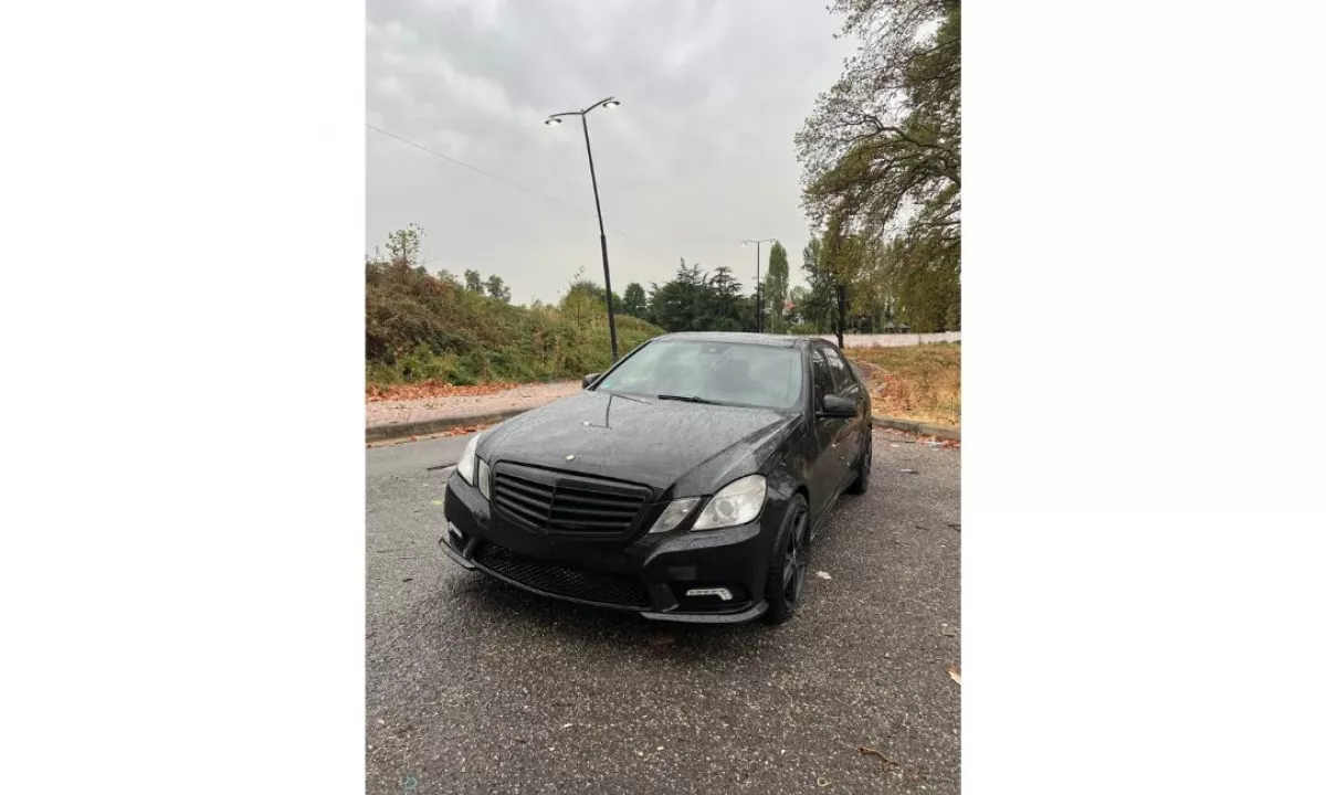 Auto in Vendita a Tirana, Mercedes-Benz, 2012 gasoline-gas,Kambio Automatik Pagamento 9,000  Euro.