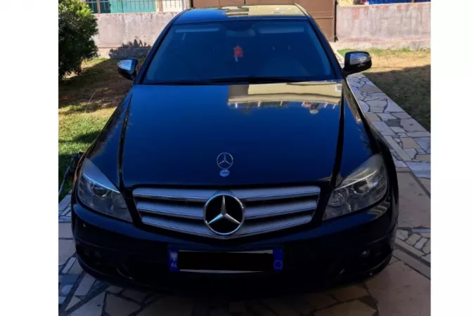 Auto in Vendita a Tirana - 5,500 Euro