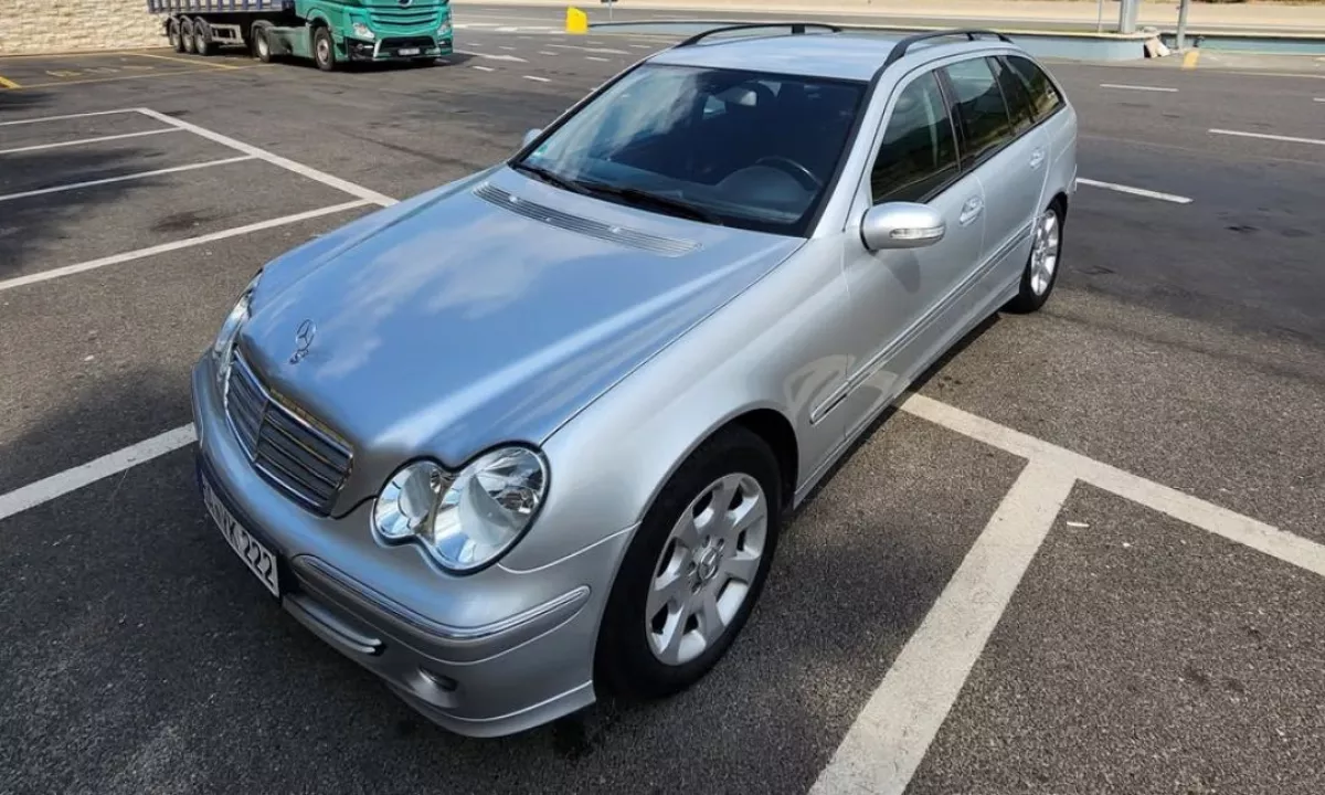 Auto in Vendita a Tirana, Mercedes-Benz, 2006 Diesel,Kambio Automatik Pagamento 4,200  Euro.