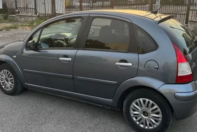 Auto in Vendita a Tirana - 1,780 Euro