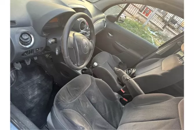 Auto in Vendita a Tirana - 1,780 Euro