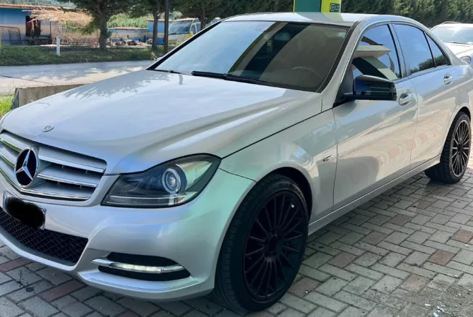 Auto in Vendita a Tirana - 7,800 Euro