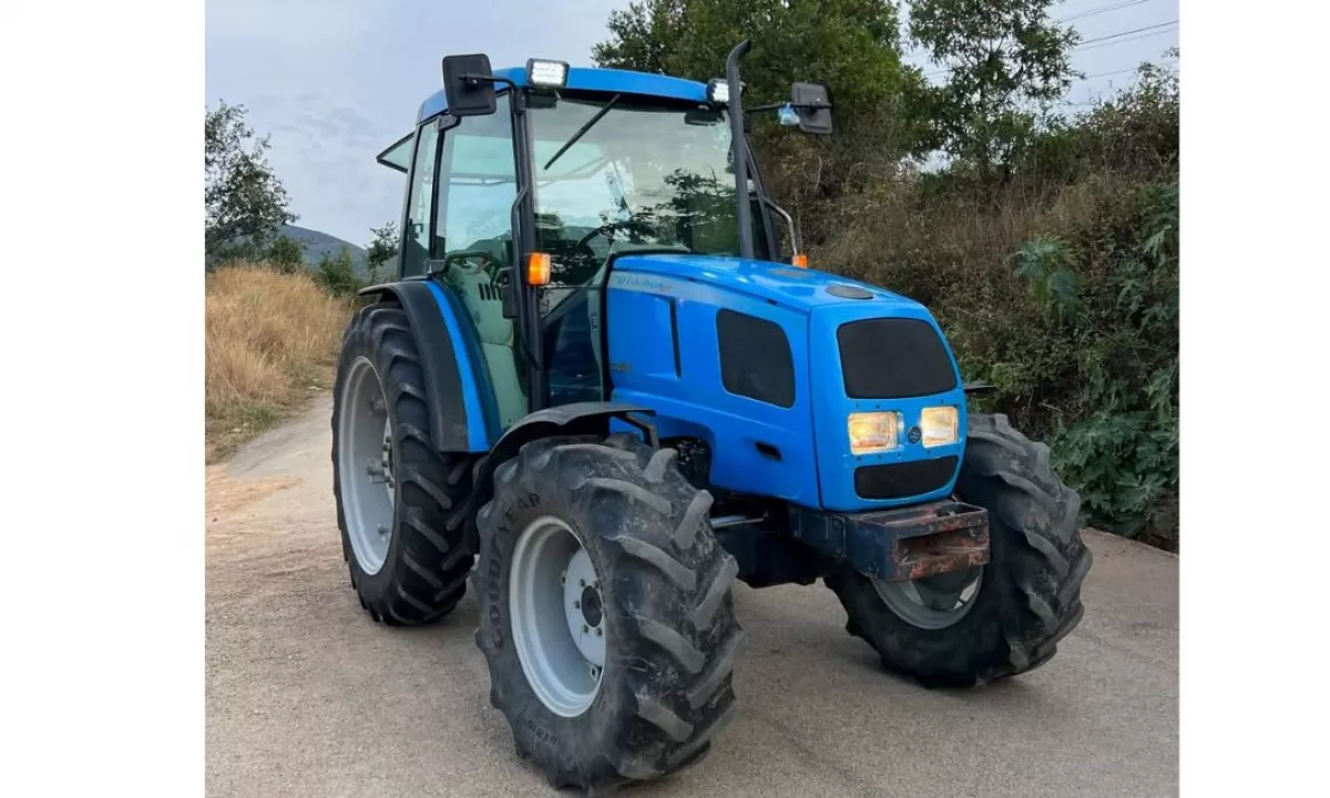 Auto in Vendita a Tirana, Tjeter, 2011 Diesel,Kambio Automatik Pagamento 19,500  Euro.