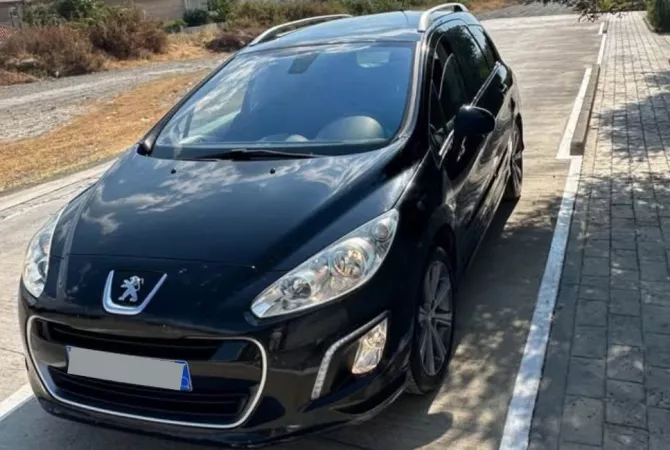 Auto in Vendita a Elbasan - 3,450 Euro