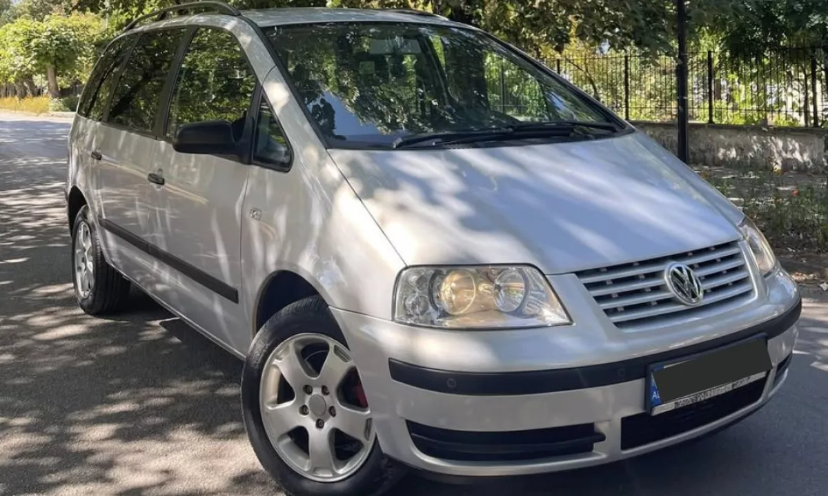 Auto in Vendita a Tirana, Volkswagen, 2003 Diesel,Kambio Automatik Pagamento 4,999  Euro.