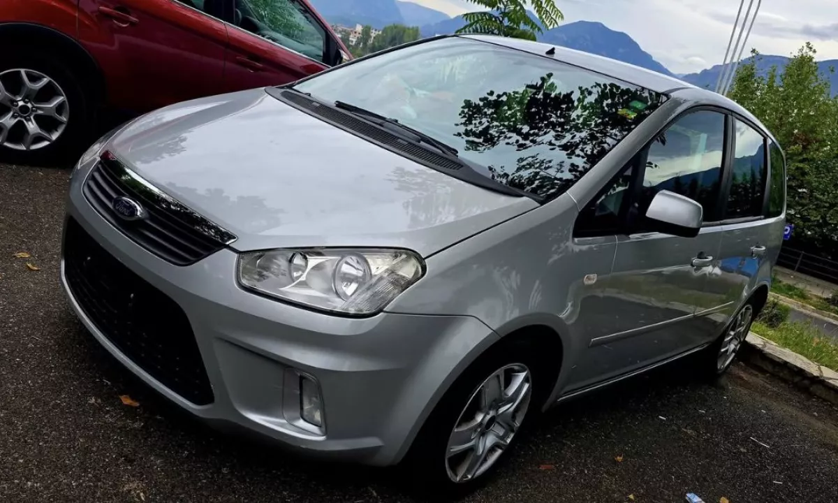 Auto in Vendita a Tirana, Ford, 2010 Diesel,Kambio Manual Pagamento 2,900  Euro.