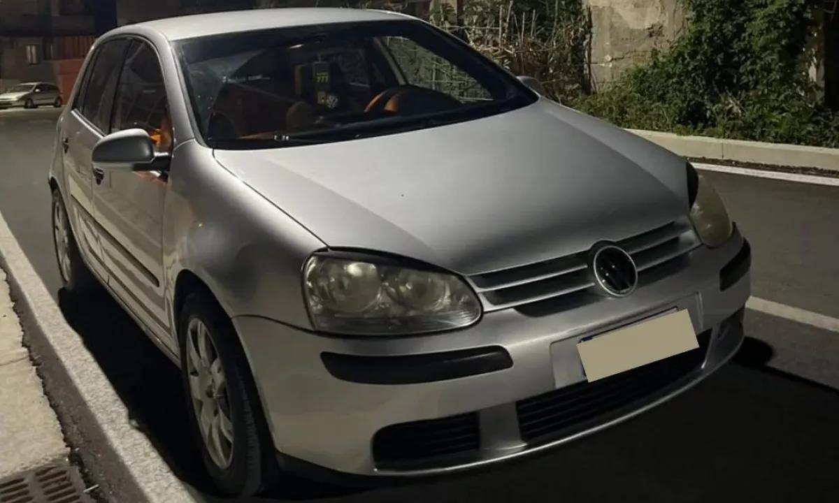 Auto in Vendita a Tirana, Volkswagen, 2005 Diesel,Kambio Manual Pagamento 3,100  Euro.