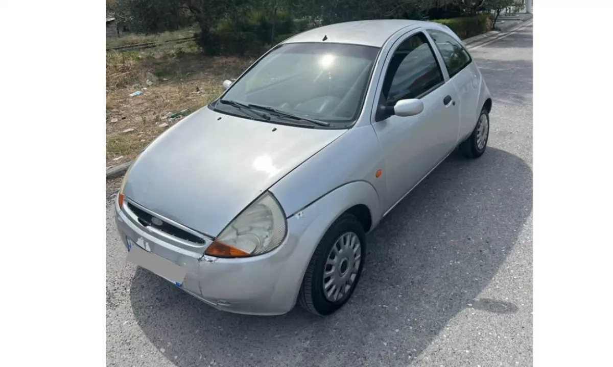 Auto in Vendita a Tirana, Ford, 2001 Benzine,Kambio Manual Pagamento 890  Euro.